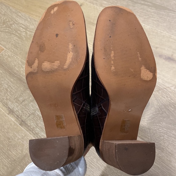 Madewell Ankle Bootie in Croc Embossed Leather - Picture 4 of 5